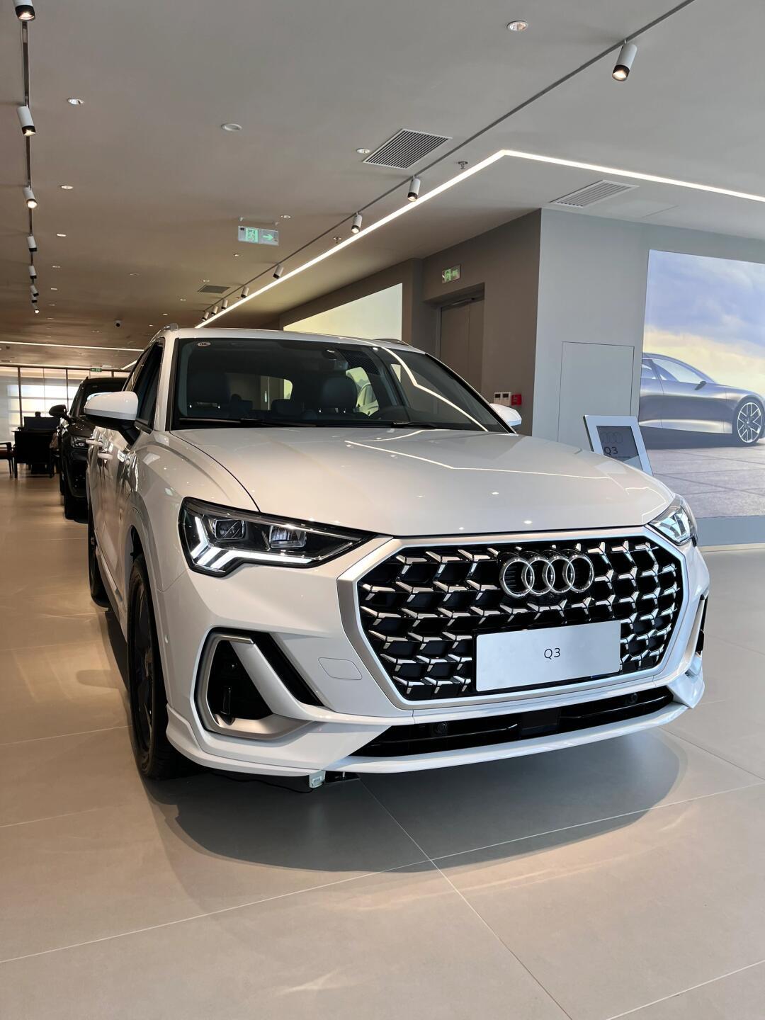 20w 的豪华suv,奥迪q3 vs gla,惊喜在后面