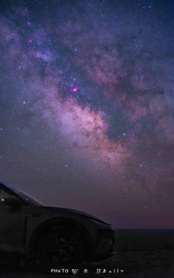 追极光,探星辰,有极越01相伴更轻松,毕竟观看宇宙奇迹,总需要远离城市