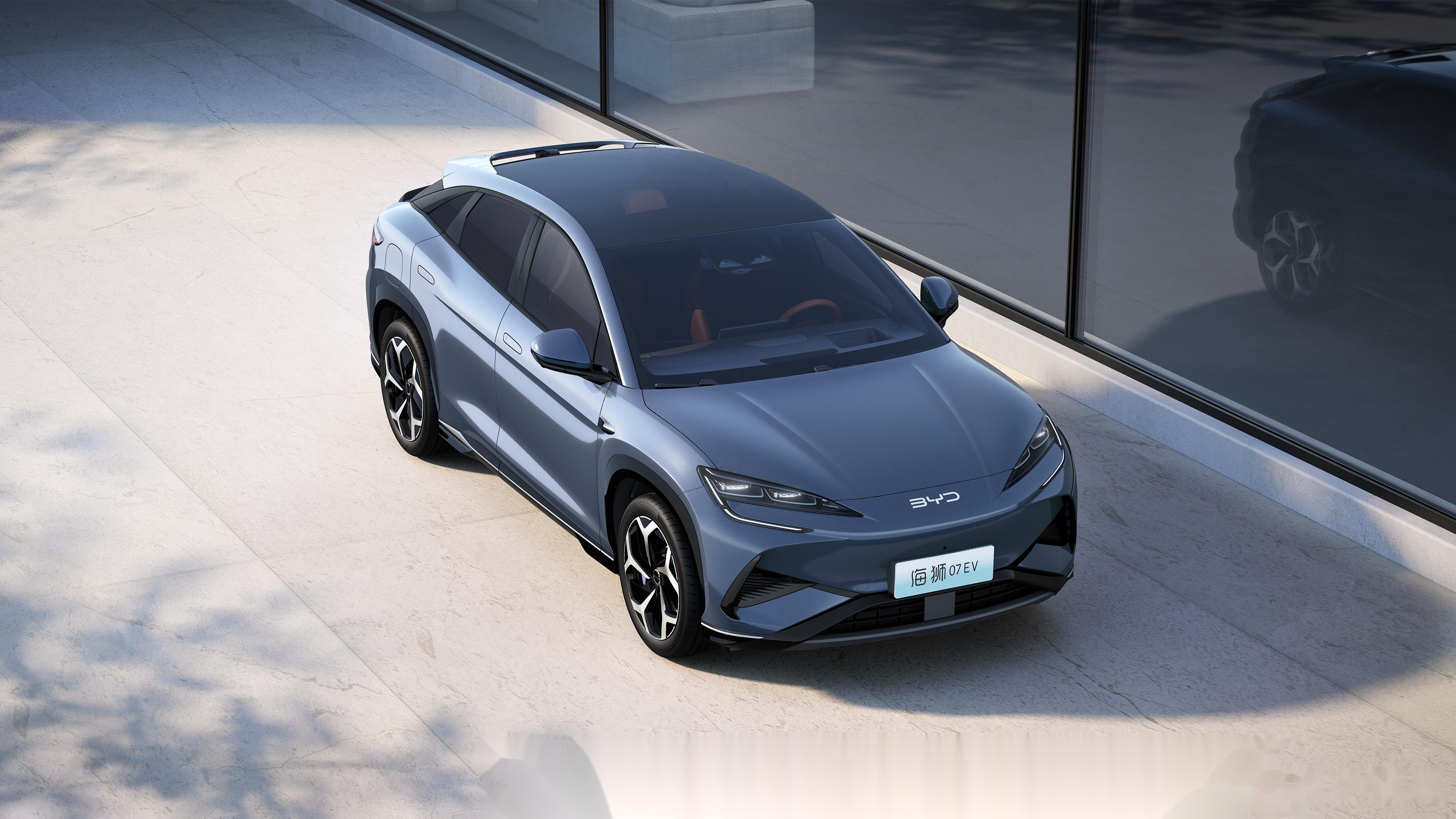 比亚迪海狮07 ev是海洋网全新首款车型.线条流畅大气.