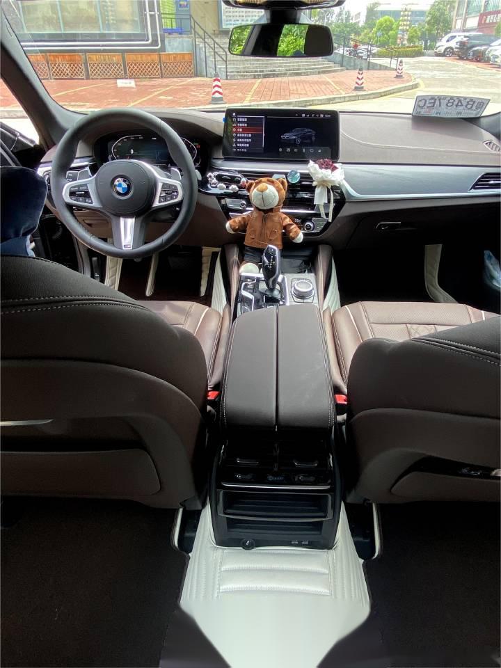 在我的审美上宝马530li最让我心动的,除了它流畅的车身,>720_960竖版