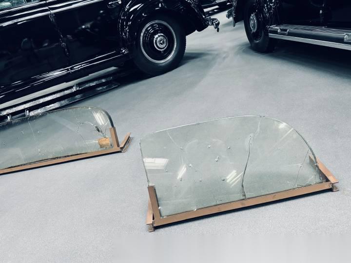 小胡子的奔驰g4(现在奔驰g的前身) 原配防弹玻璃 当年奔驰做工太好了