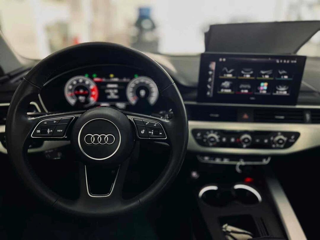 奥迪 a4l 2020款 35 tfsi 时尚动感型是一款停售车型,其官方指导价