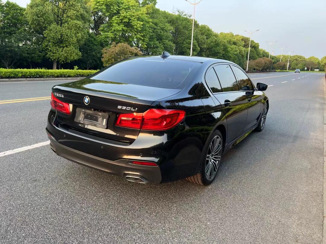 19年1月宝马530li,m运动,2.0t排量,7.7万公里,全景天窗,后排座椅