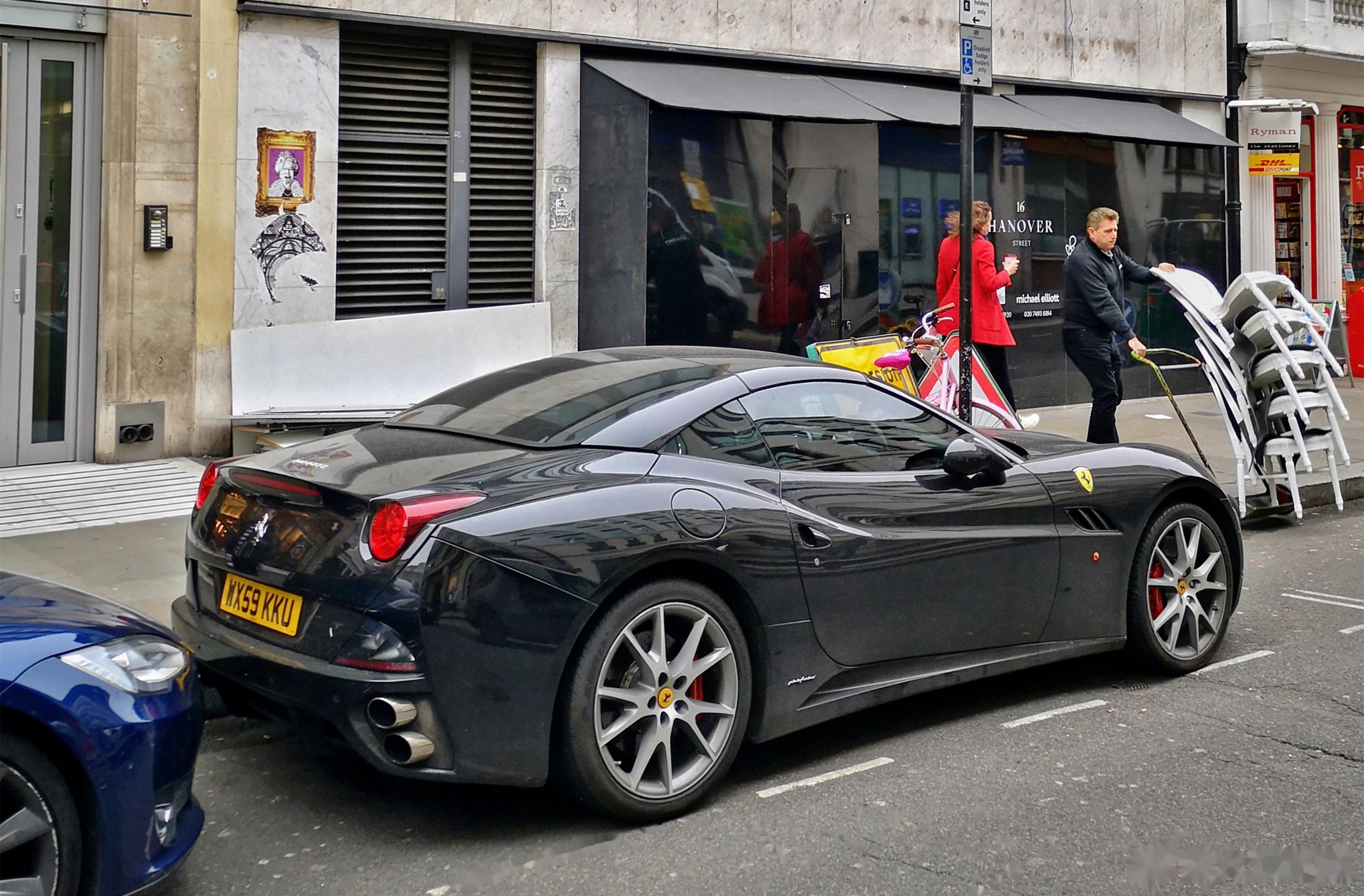 当前位置:>易车>社区>有钱人的社区>英国(伦敦)法拉利california(加州