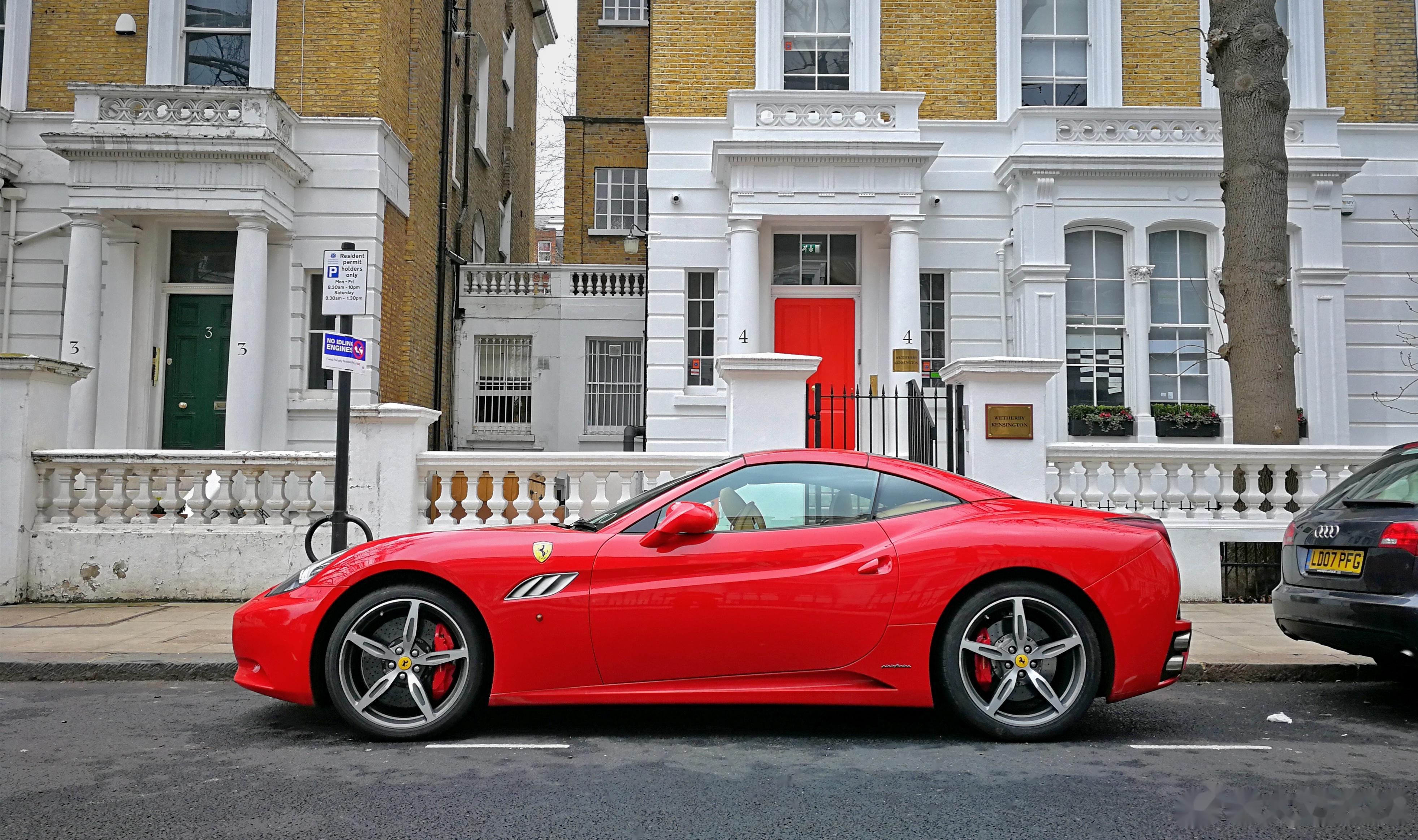 当前位置:>易车>社区>有钱人的社区>英国(伦敦)法拉利california(加州