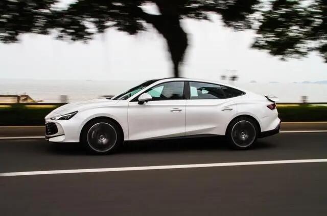 这台掀背车带劲不?