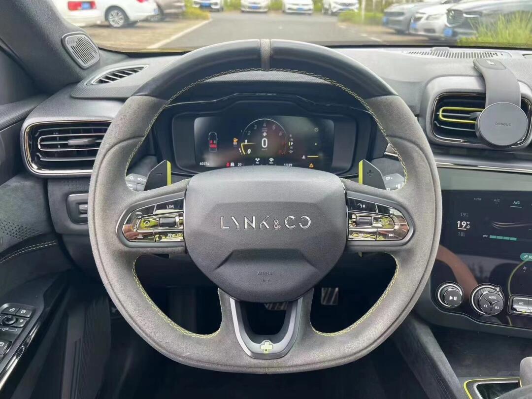 2020 领克0377 四驱 四种驾驶模式 专门为赛车手定制的 140码可以