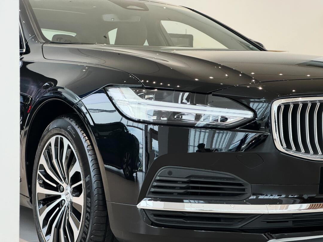 沃尔沃 s90 t8 插电混动版卓越性能与环保