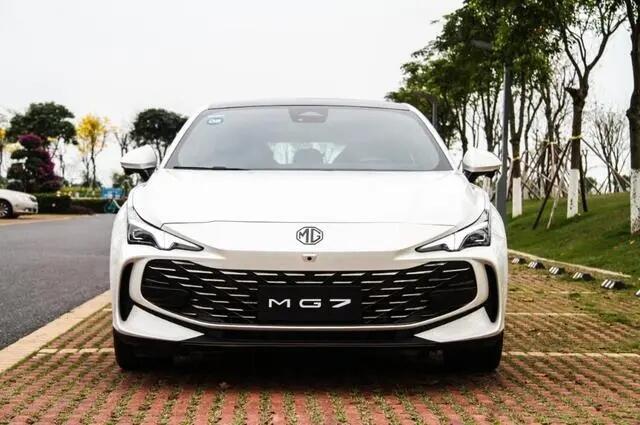 这台掀背车带劲不?