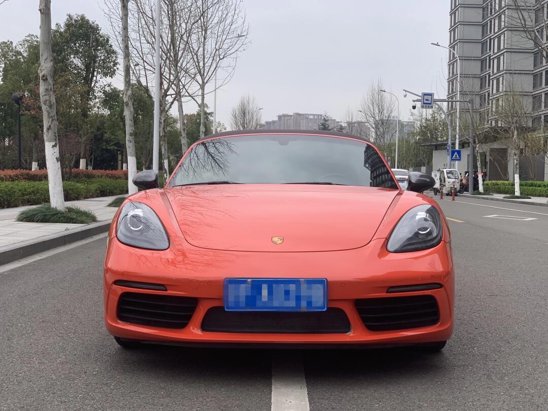 出22年小姐姐代步车保时捷718spyder