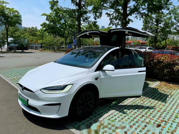 其实特斯拉model x真的是我心中最完美的新能源汽车之一!