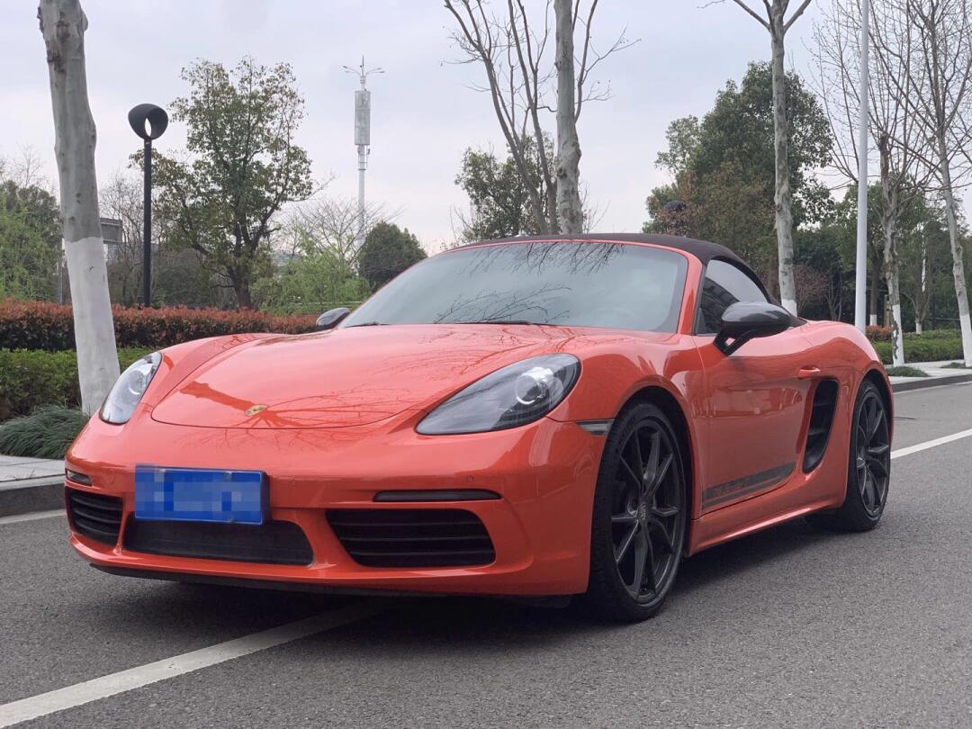 出22年小姐姐代步车保时捷718spyder