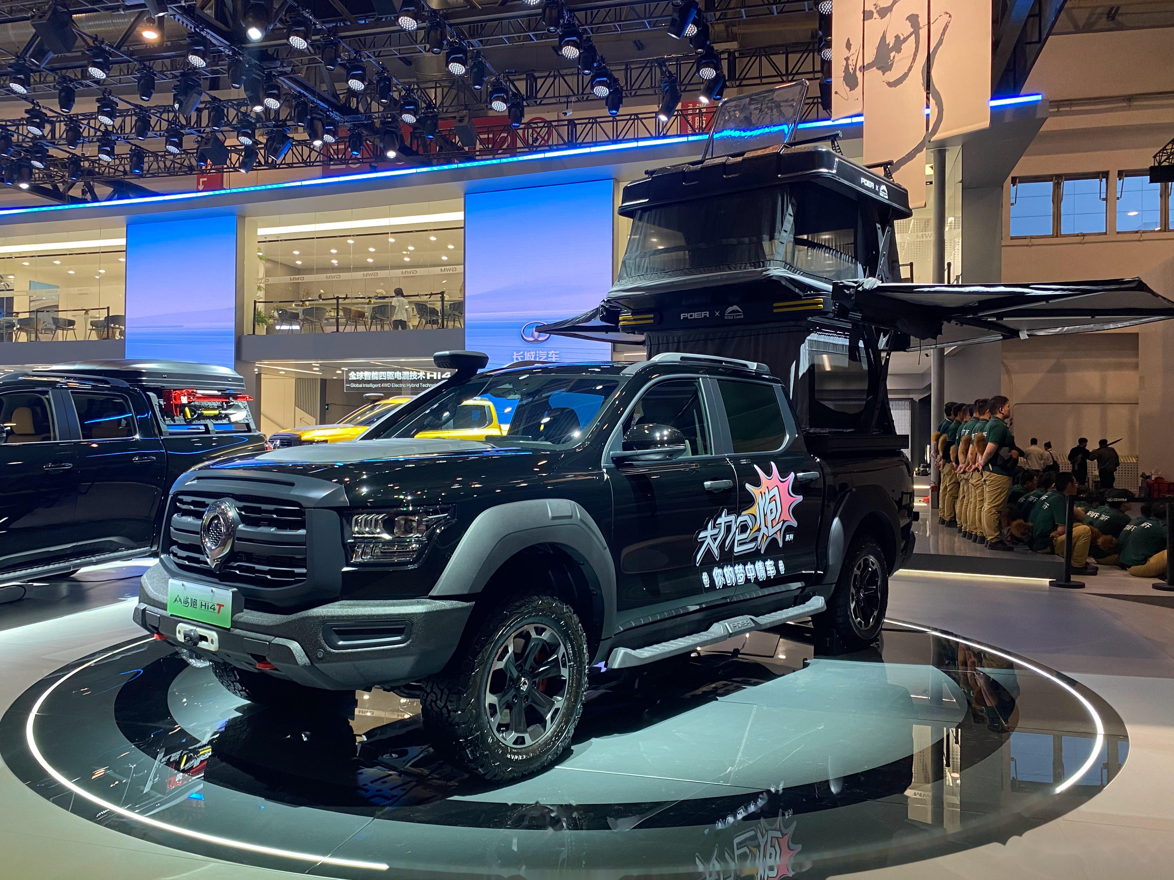 我在大型转播车上工作过,那辆大车前后都要打开扩展,时间长了偶尔也有