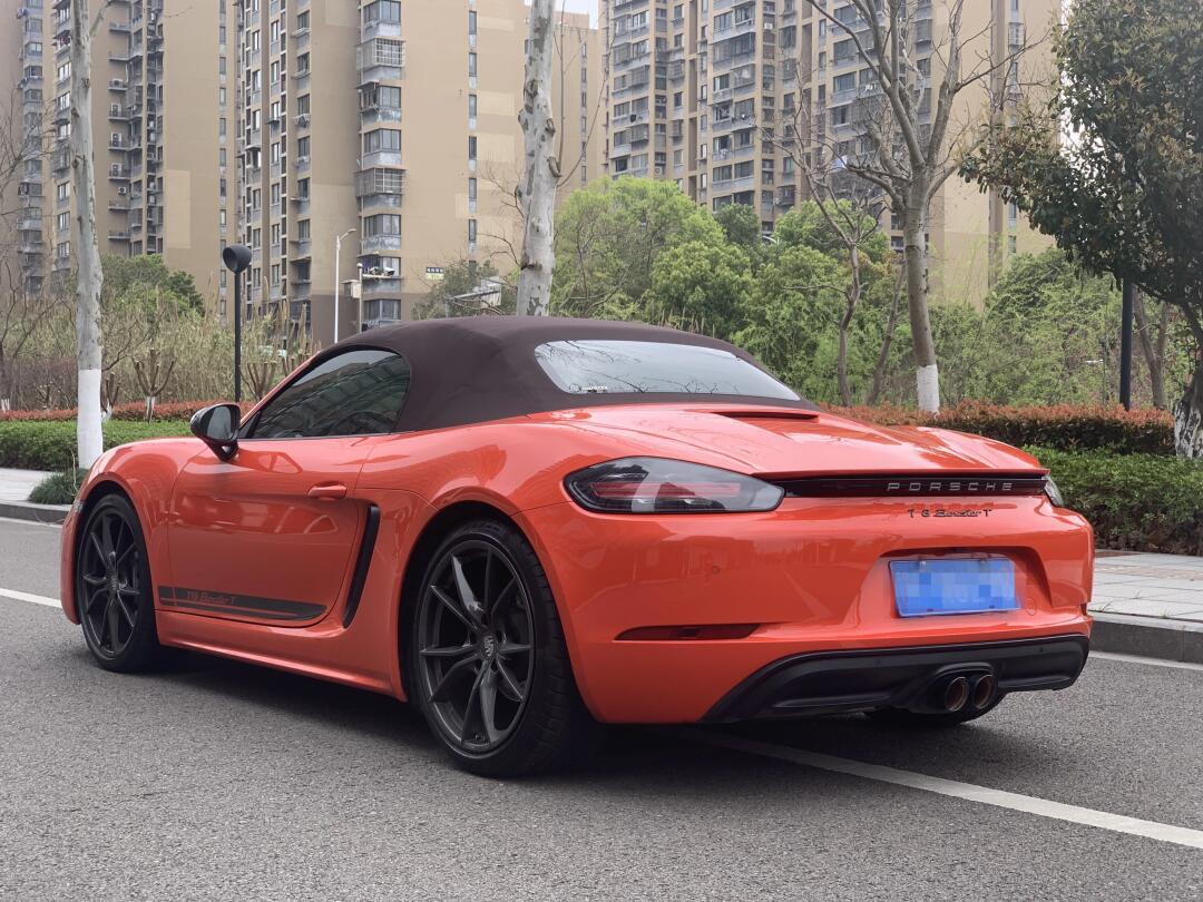 出22年小姐姐代步车保时捷718spyder