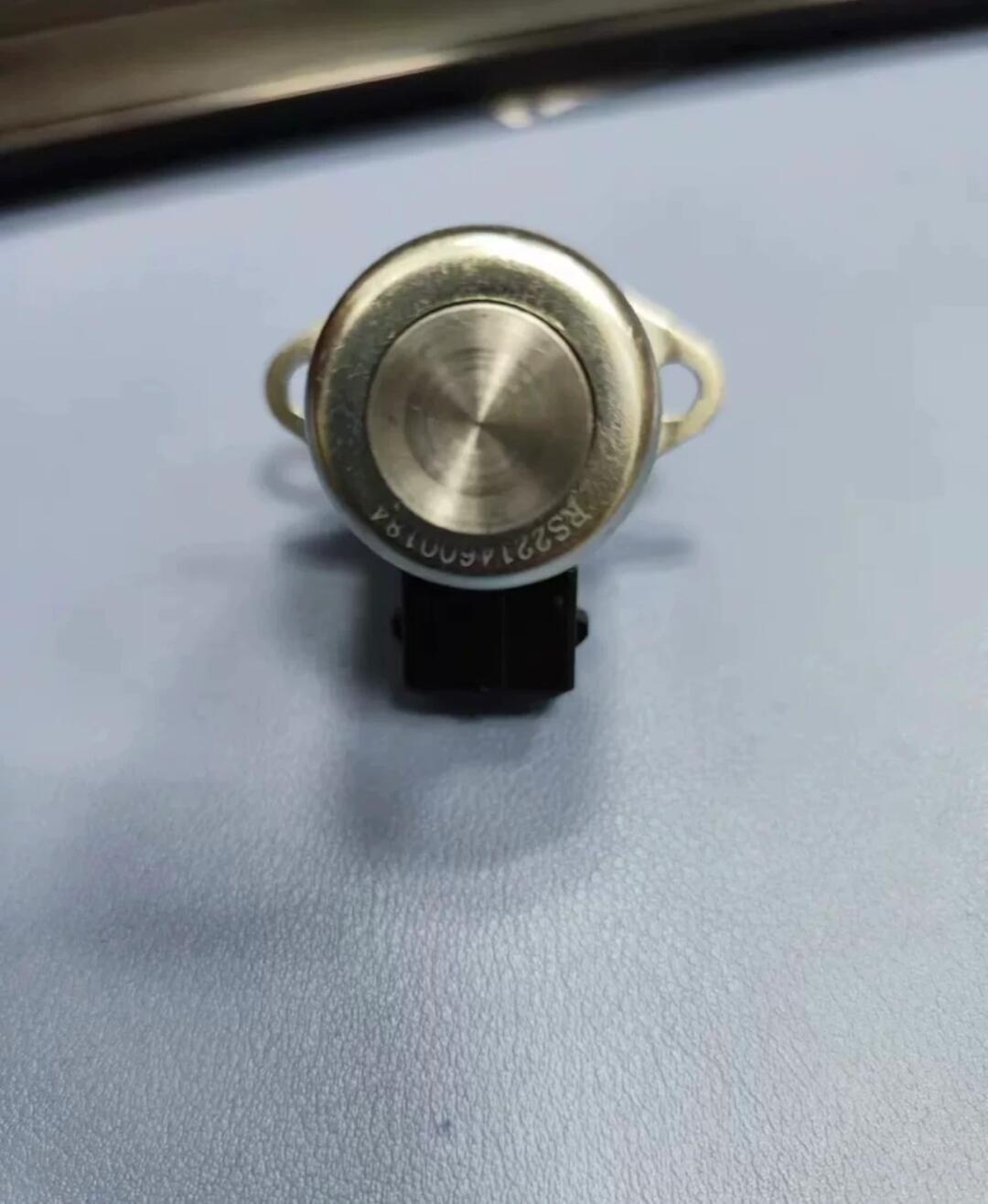 奔驰方向机电磁阀 适用奔驰w164w251w221 ml350 r300 r32