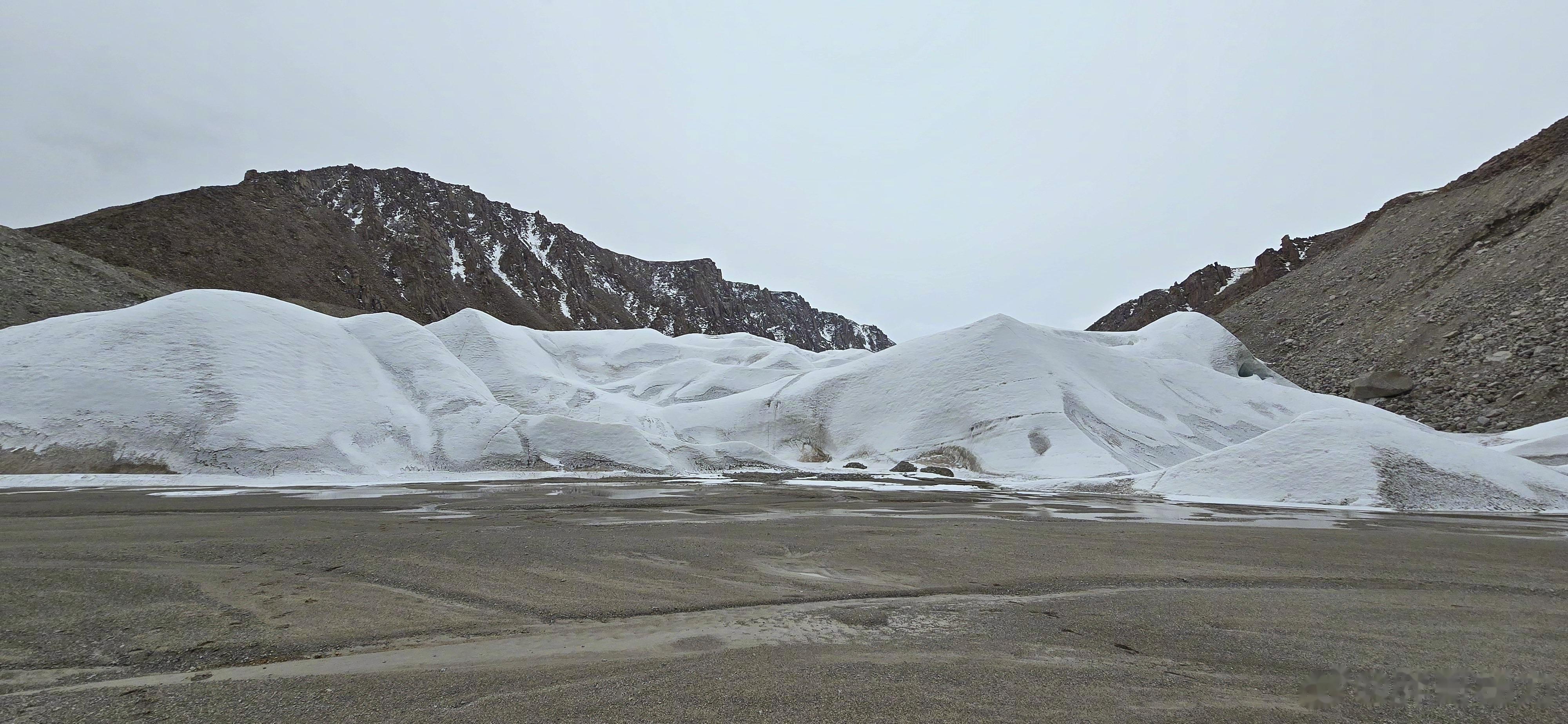 今天去的青海敦德冰川,一天全无信号.现在终于出来了,有信号啦!