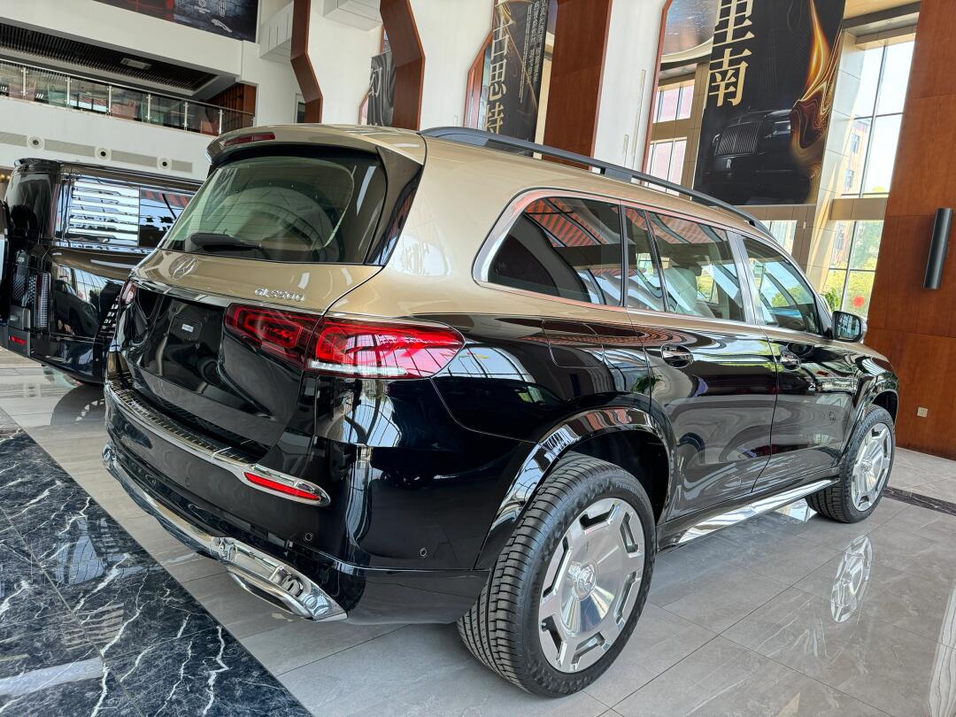 gls500双调典藏全球限量版到店 德国art高定双色车漆,e-abc主_奔驰gls