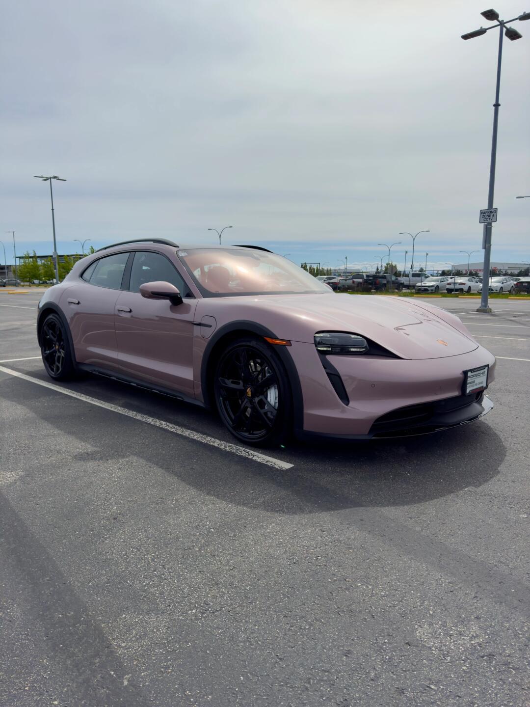 虽纯电 但灵魂依旧———保时捷taycan 猎装版