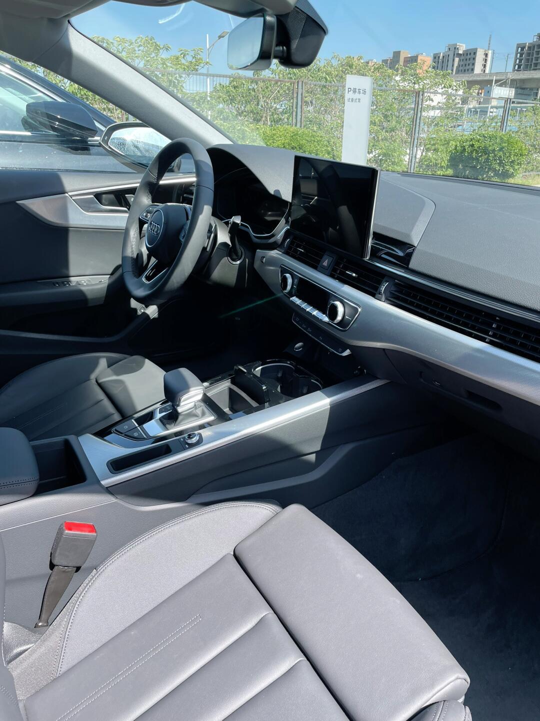 纯德系9990进口绝美轿跑 奥迪a5裸车28w77