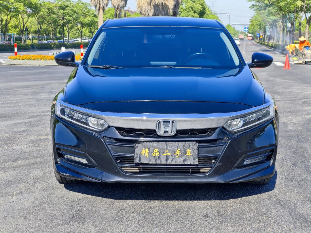 19年本田雅阁,1.5t自动,天窗,真皮座椅,倒车影像等,全款9.38万,首付8