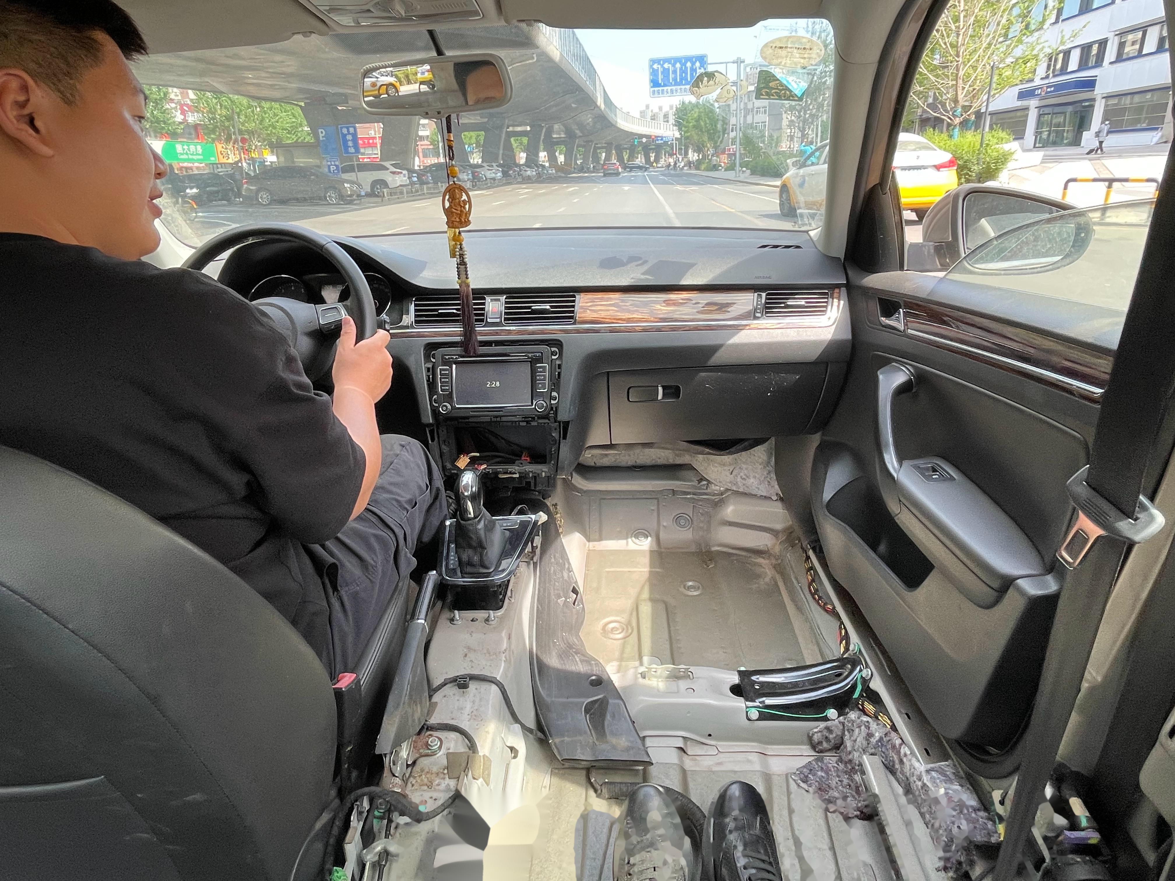 也许就是天窗水管漏水,好大哥的途昂530已