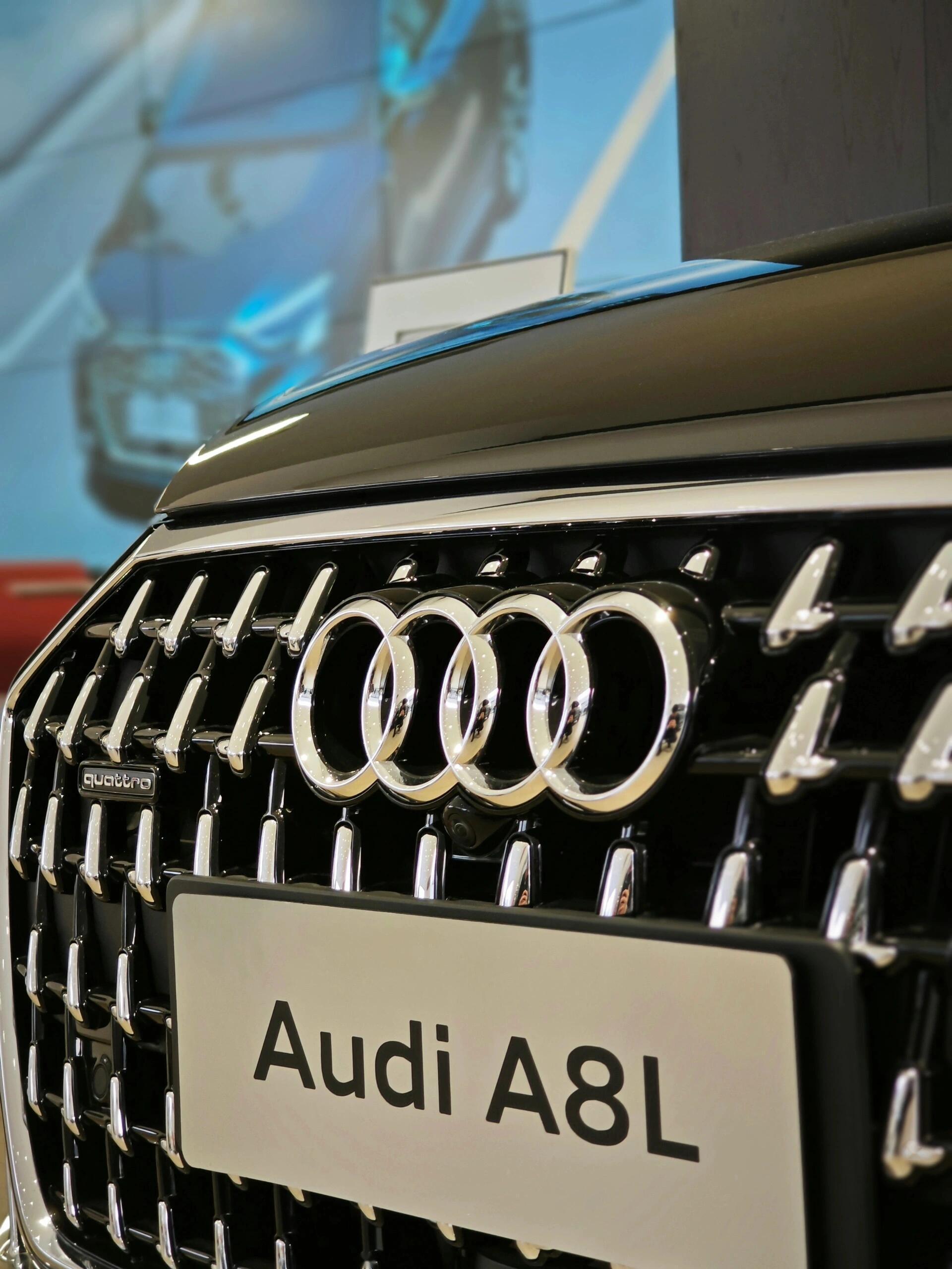 不是奥迪没人夸,是你没开大a8 华哥代言同款座驾 尺寸:5320*1945*14