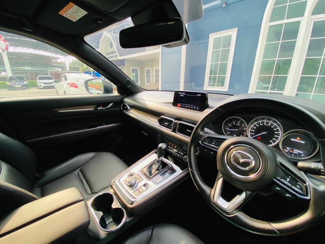 9593曼谷实体二手车行 29年马自达cx8顶配