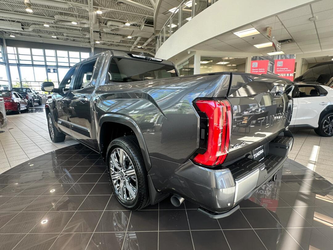 丰田顶级混动皮卡tundra hybrid capstone