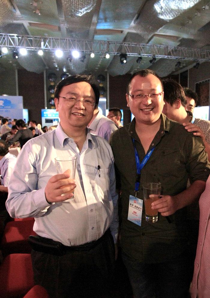 这条微博是回复@封士明 老师的,同时也致敬这十年的