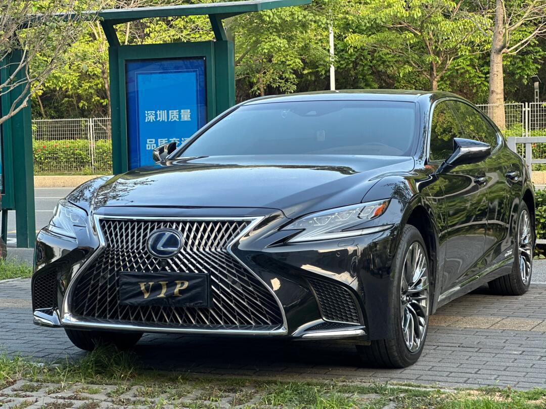 19年7月雷克萨斯ls500h行政版 9万公里 鹤羽菱布内饰 马克莱文森音响