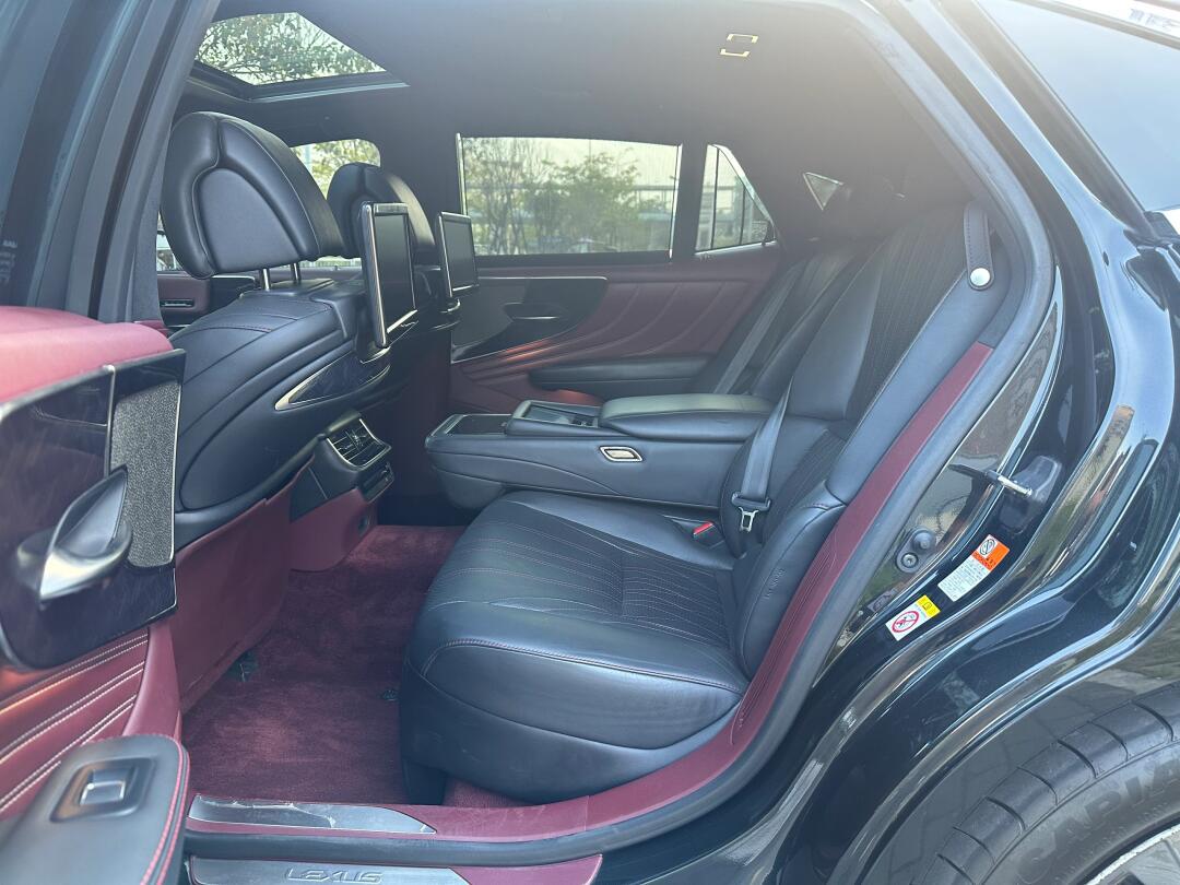 19年7月雷克萨斯ls500h行政版 9万公里 鹤羽菱布内饰 马克莱文森音响