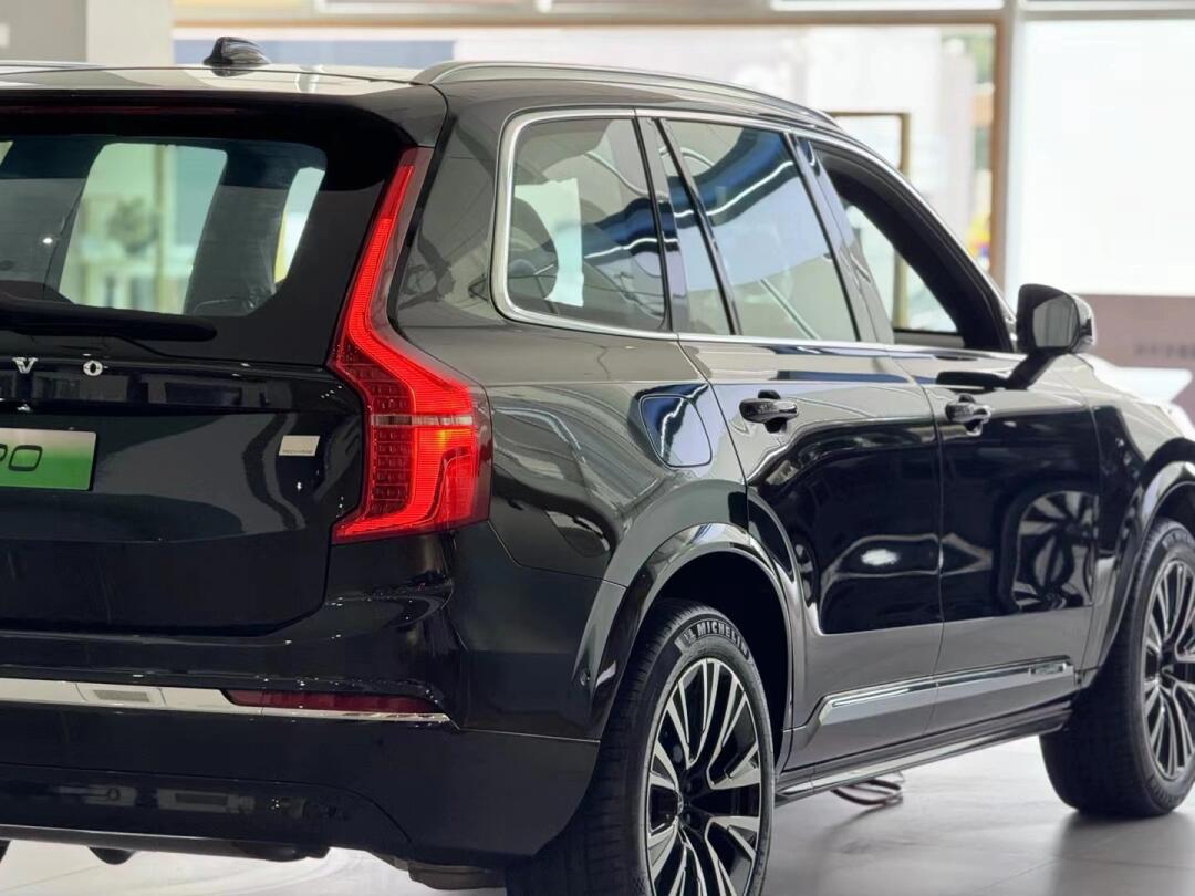沃尔沃xc90t8才是终极"5秒俱乐部"成员之一,455马力709牛米,动力操控