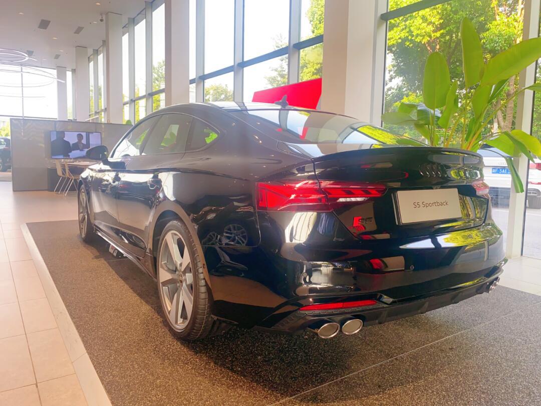 奥迪s5 颜值与性能并存 你绝对不能错过!