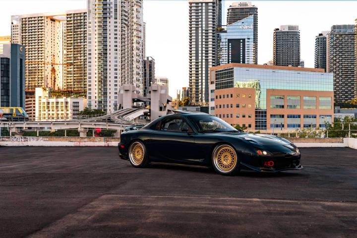 mazda rx-7 马自达如果复刻生产rx-7会不会大卖? 分辨率:6000