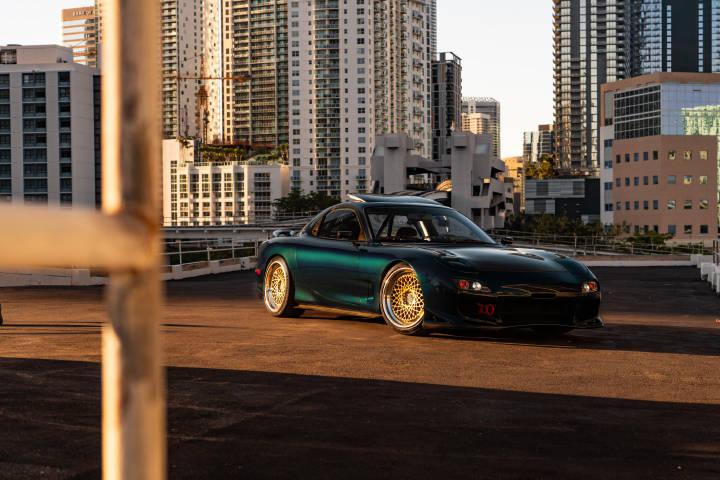mazda rx-7 马自达如果复刻生产rx-7会不会大卖? 分辨率:6000