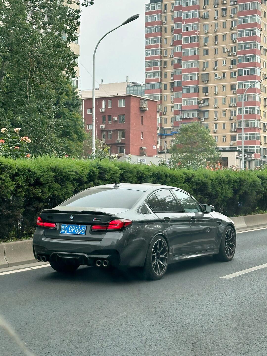 奥迪rs6社区>我觉得宝马m5比奥迪rs6还低调,你们同意吗>1080_1440竖版