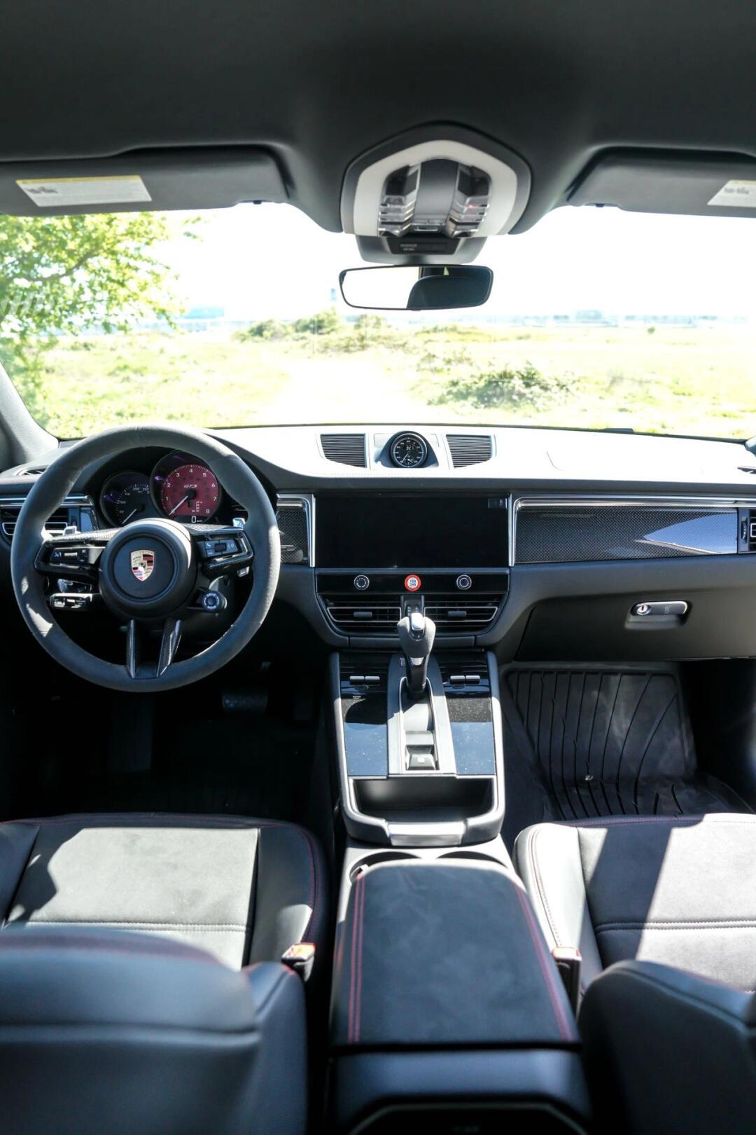 当前位置:>易车>社区>保时捷macan社区>保时捷macangts|新车demo