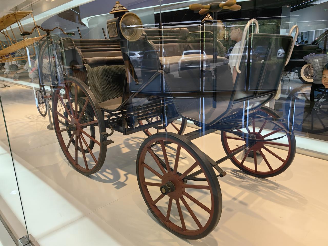 这几天为国际博物馆日 中国旅游日,看了汽车历史博物馆,看看以前的老