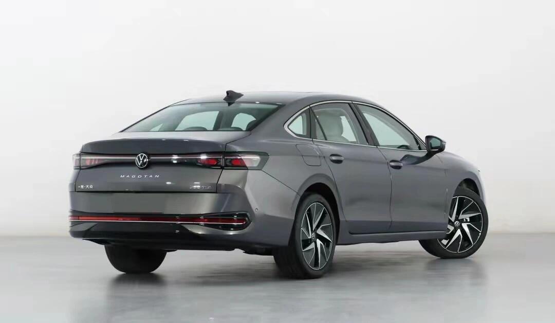 全新迈腾b9车型拥有高强度车身,整车采用同级最强笼式车身,高强度钢占