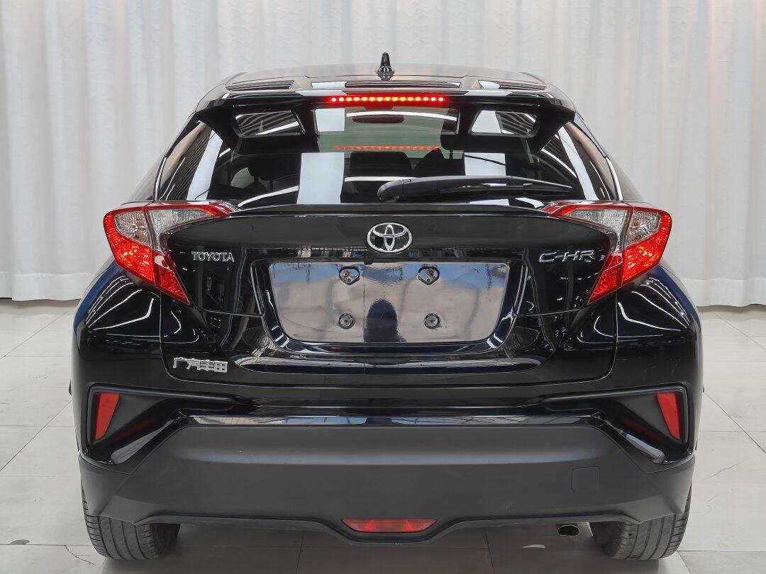 丰田c-hr 2018款 2.0l 领先天窗版 国v