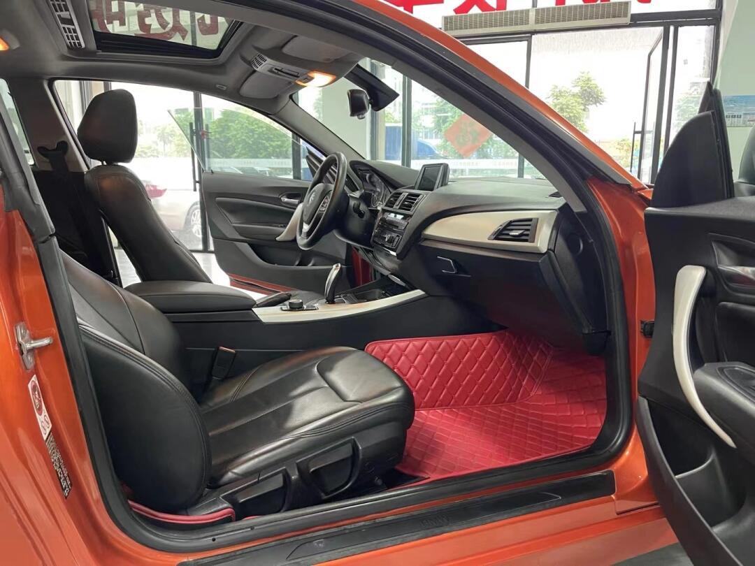 16年宝马218i,经典双门无框轿跑,1.5t136匹马力,超级省油,运动型流线