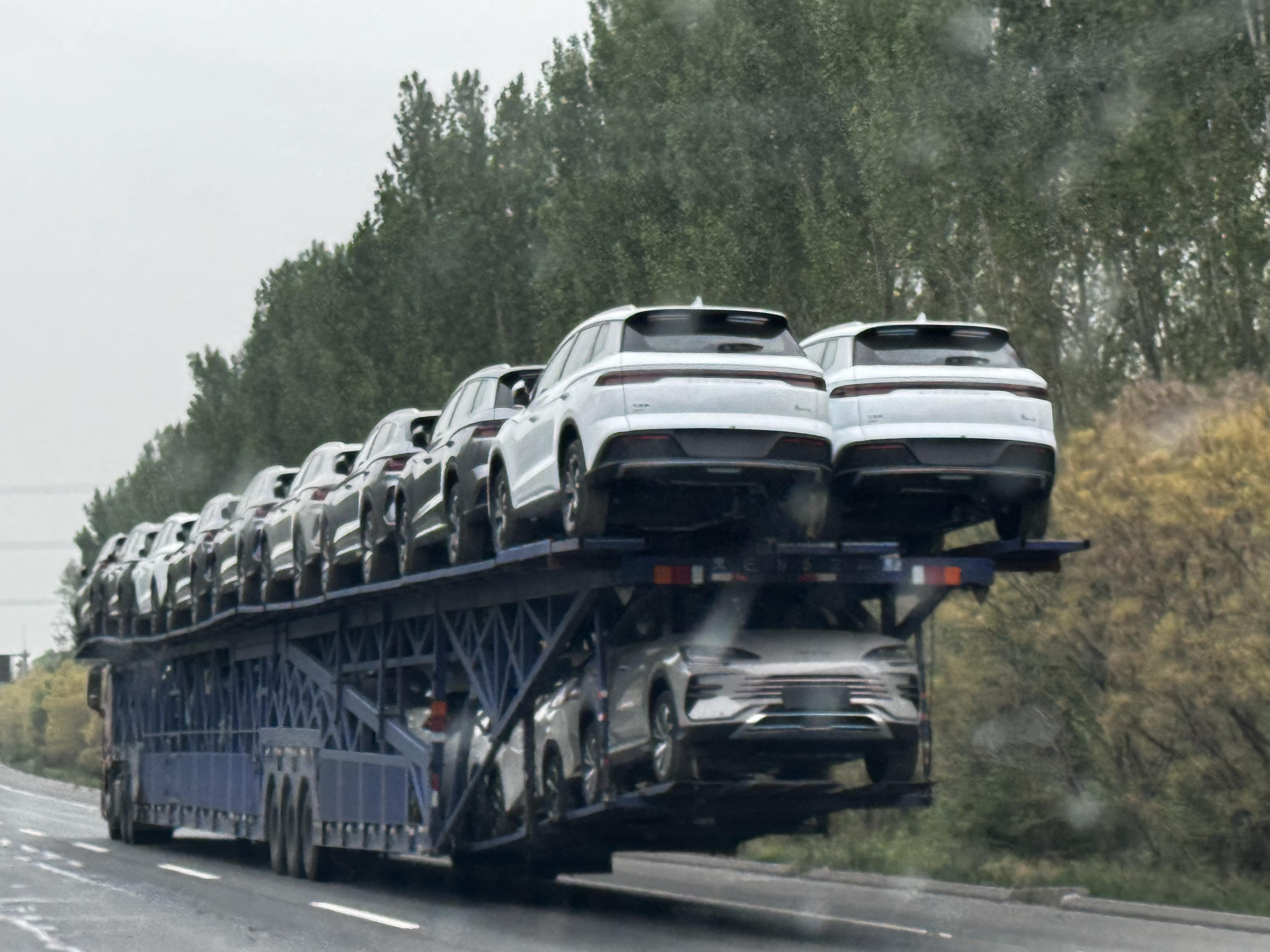 一路从武汉回北京,路上全是国产品牌的新车!不得不说