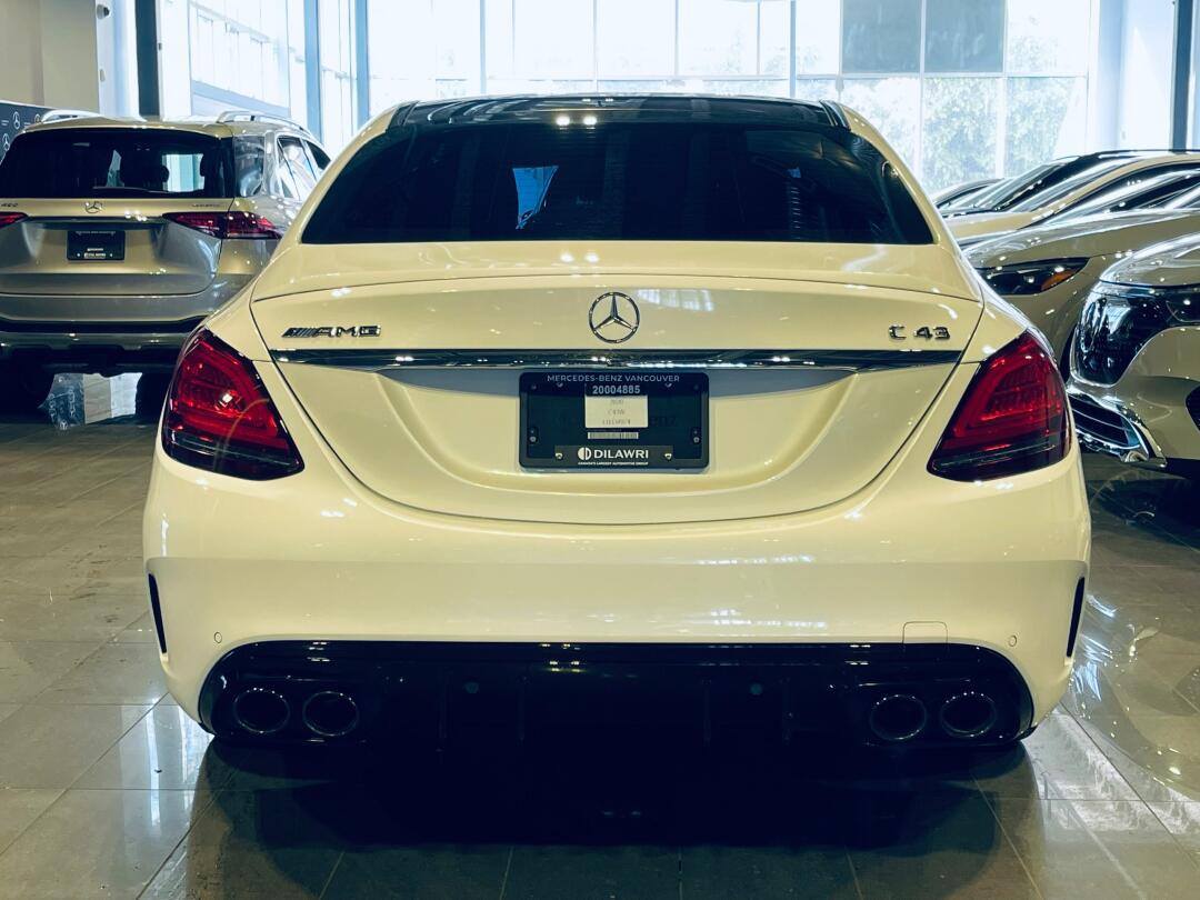 当前位置:>易车>社区>奔驰c级amg社区>店里新到一部少见的2020c43amg
