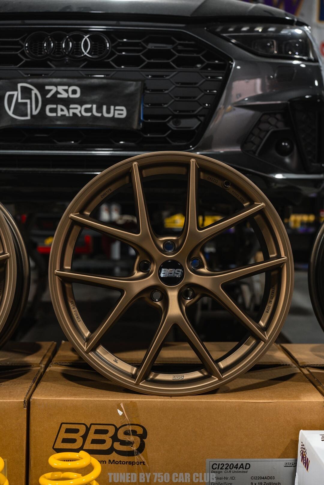 奥迪s4升级德国kw v3,bbs ci-r轮毂