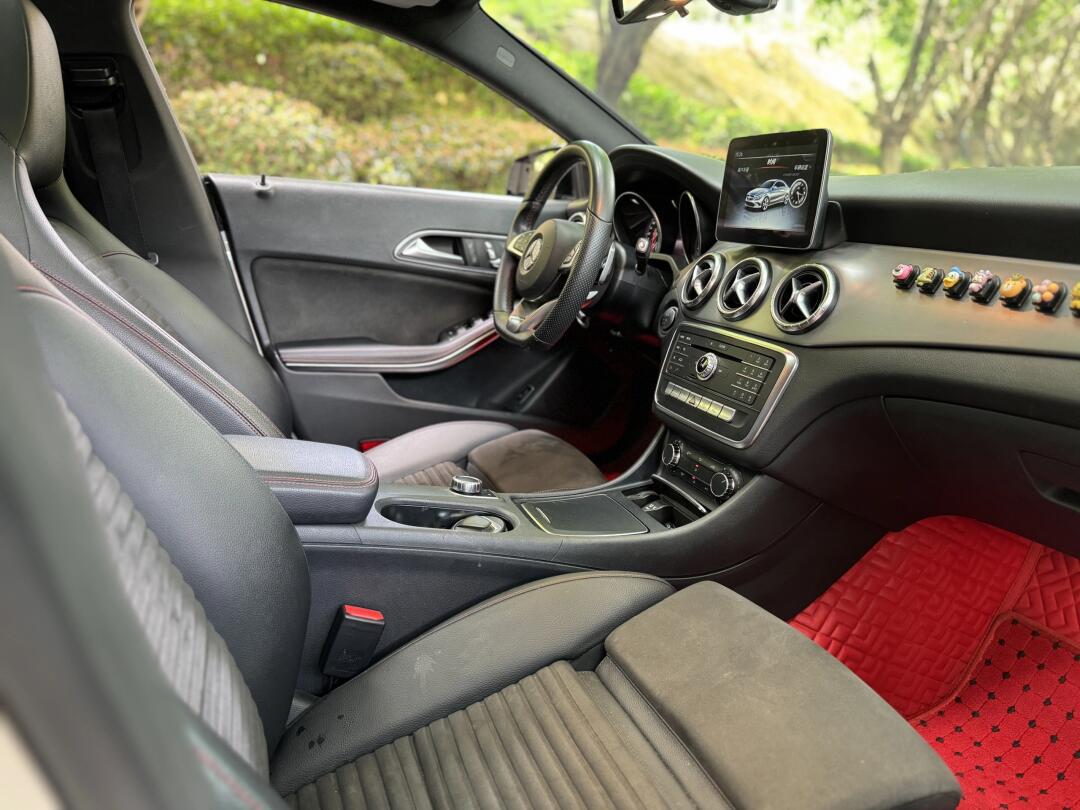 17年奔驰gla220,2.0排量,全款98800