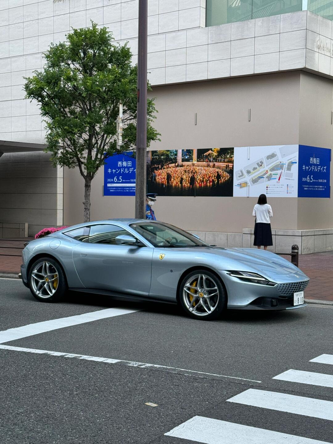 在日本旅行时看见车07车牌对颜值影响巨大