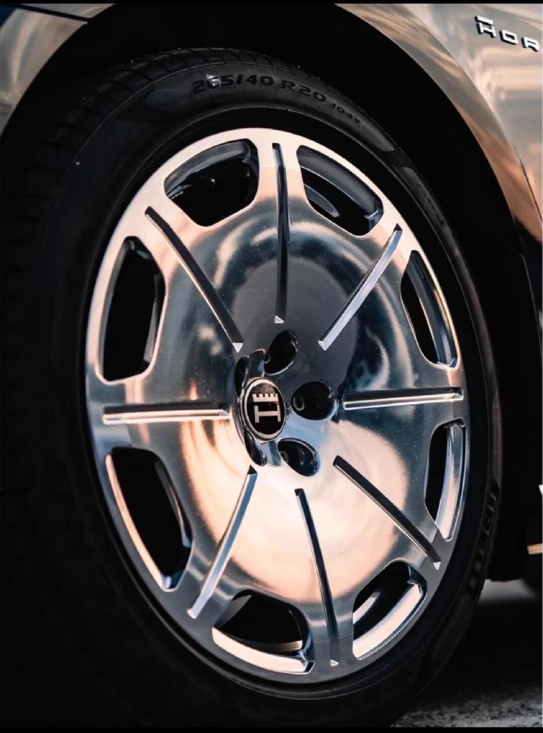 奥迪a8改装新款霍希包围