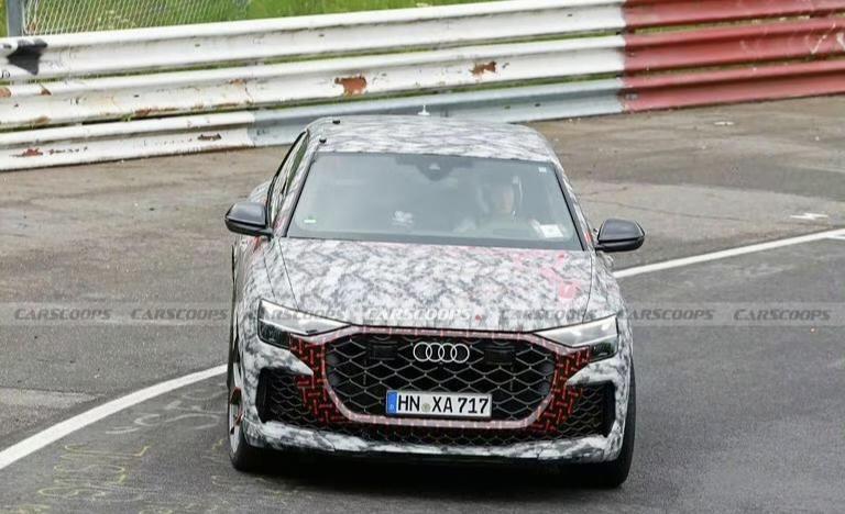 q8谍照曝光日前,外媒释放了一组新款奥迪rs q8的谍照.