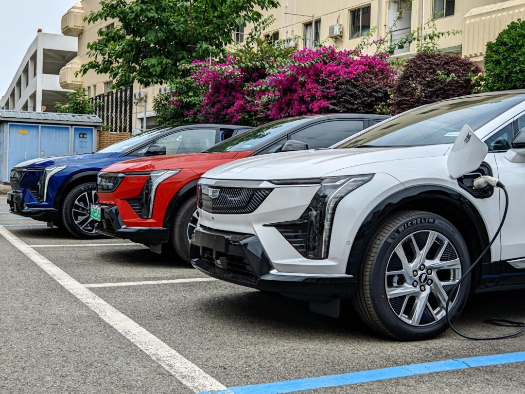 凯迪拉克傲歌低配,轮毂比高配好看