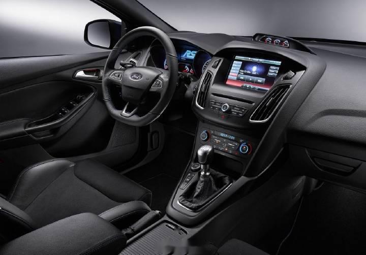 手动挡510:2016福特福克斯rs,2.3升直列4缸涡轮增压发动机,6速手动变